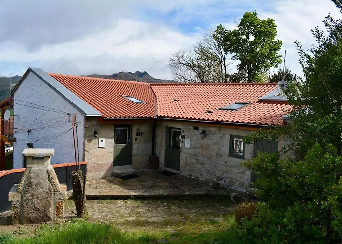 Дом отдыха Assento Geres - Grand Eco-retreat - Jacuzzi Views Lindoso