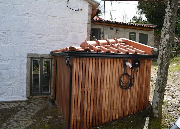 Дом отдыха Assento Geres - Grand Eco-retreat - Jacuzzi Views Lindoso